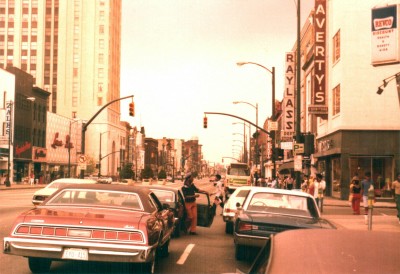 Richmond_Virginia_1977_-_Broad_Street_at_Raylass_Department_Store.jpg