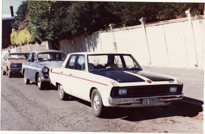 Chrysler_Valiant_VG_Pacer_245_4-Barrel_Hemi_1970-_71_(Australia)_(16766604771).jpg