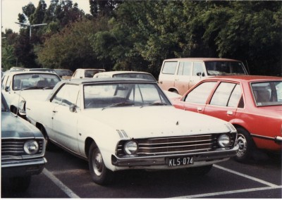 Chrysler_Valiant_VF_Regal_Coupe_1969-70_(Australia)_(16766614741).jpg